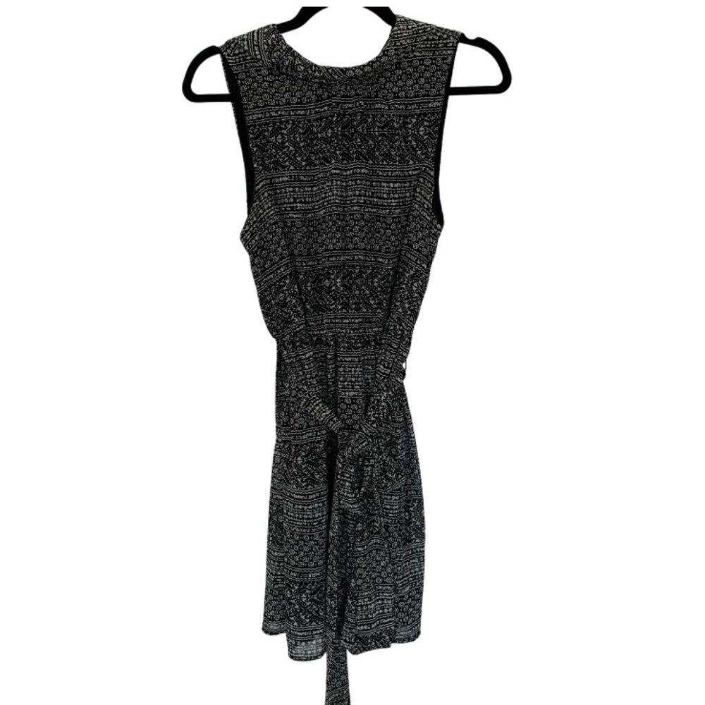FOREVER 21 Women’s Sleeveless Dress High Neck/Tie Black White Abstract Pattern M
